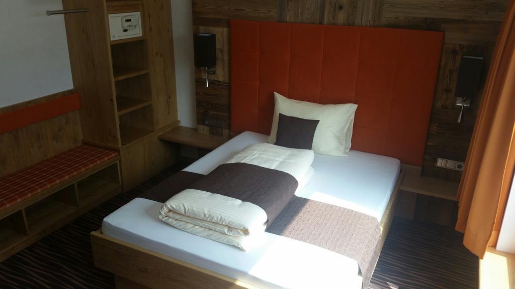 Alpenflair Hotel Buchloe Oda fotoğraf